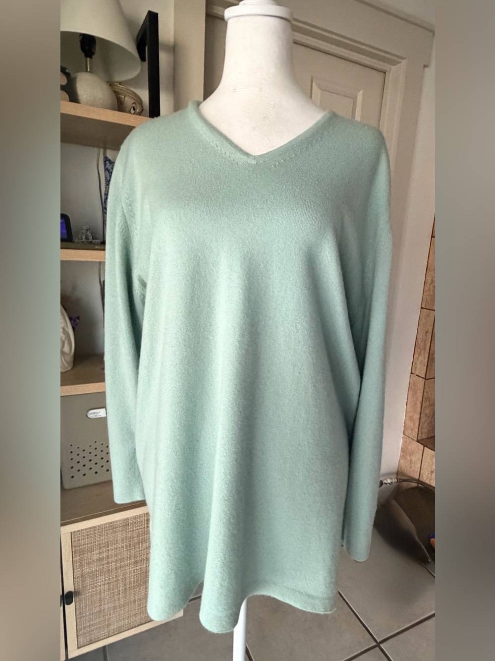 Vintage Scottish Pure Cashmere V Neck Sweater 44 112cm Hawick Scotland Aqua